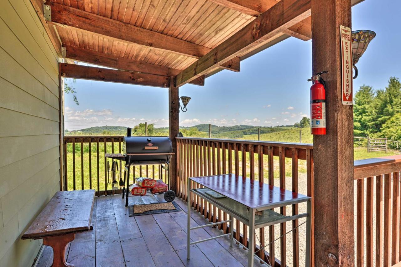 Charming Galax Retreat With Wraparound Deck! Villa Bagian luar foto